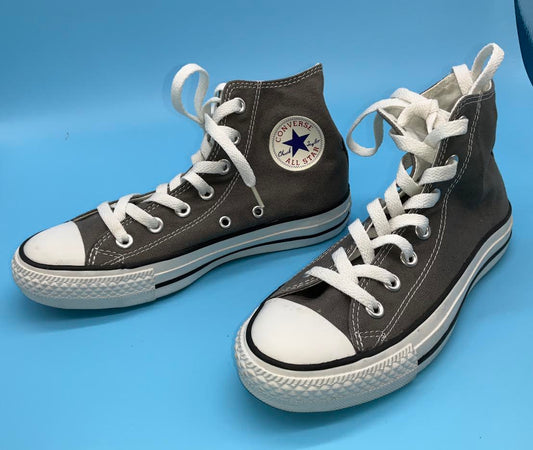 Converse Chuck Taylor All Star High Tops  Size 4